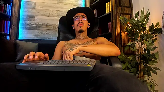 Donovan_Desmond webcam