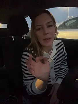 AllesandraLove webcam