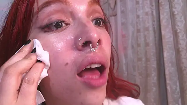 bri_von_dhara__ webcam