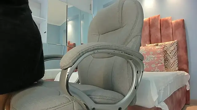 lou_rosse_ (F young) - make me happy tonight