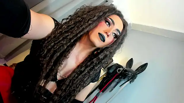 DominaAurumXXX webcam