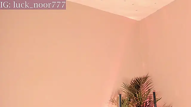luck_noor7 webcam