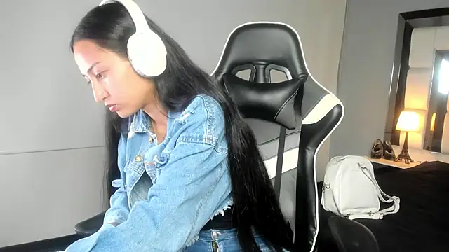 Adhara7 webcam stripchat model stream image