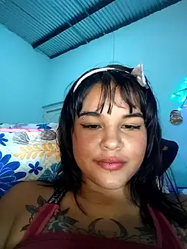 KattalellaGomez webcam