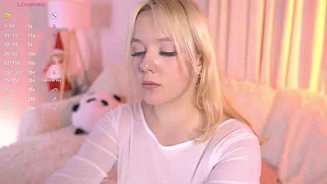 MissBunnyDoll webcam