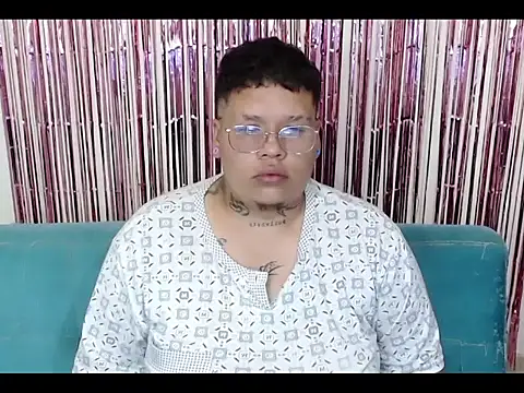 Yulian_bigclit7 webcam