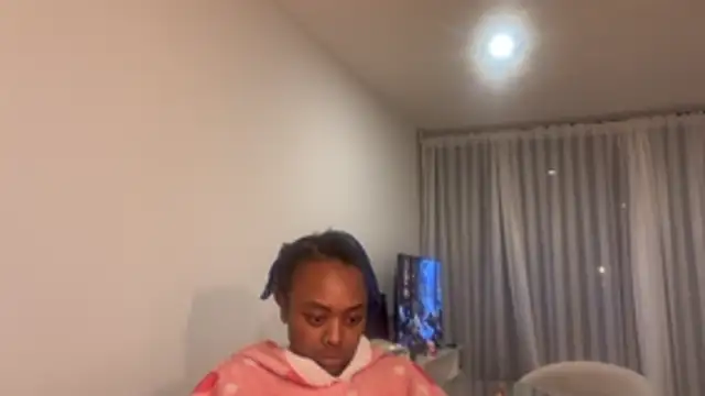 ChocolateCakeQueen webcam