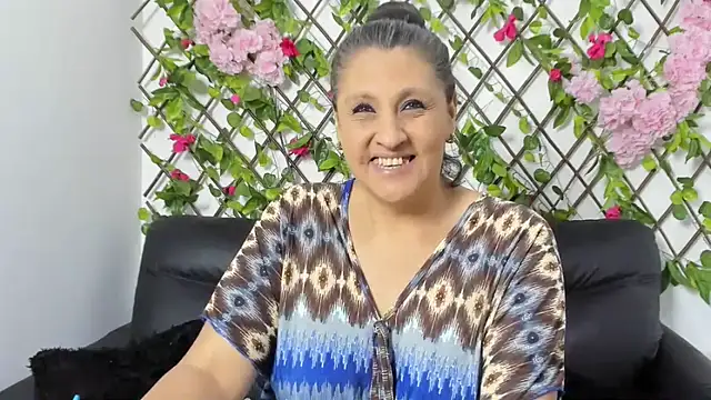 merlyna_goldens webcam