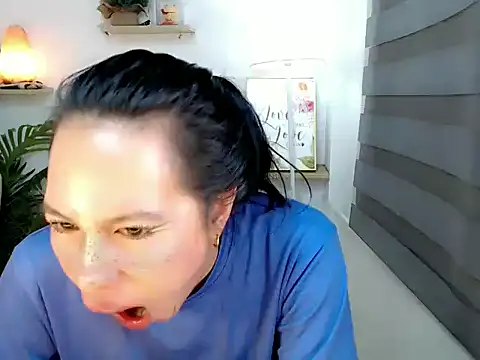 Ur_lovely_kim webcam