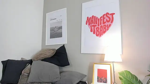 vainilla_whisper webcam