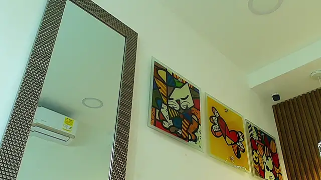 Sharlotte_Milk webcam