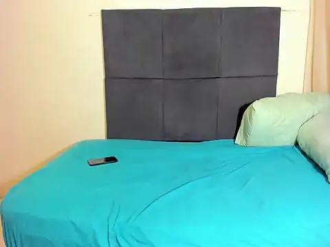 ThickLeeyanaXX webcam