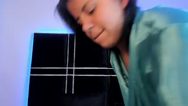 sasha_roldann webcam