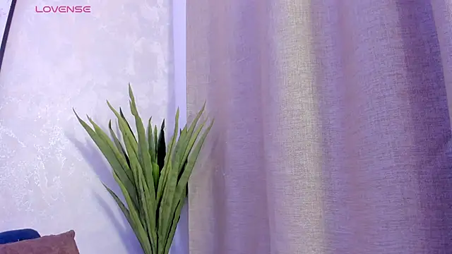 Keira_Corleone webcam