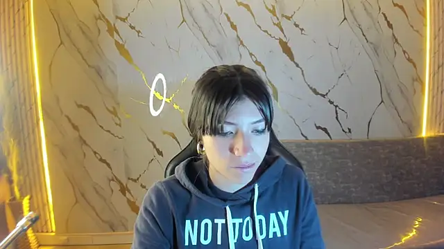 Isabella_Blondetf webcam