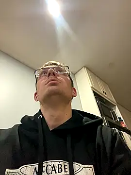 jungleking_88 - Jungleking_88's free webcam - UK Sex Cams