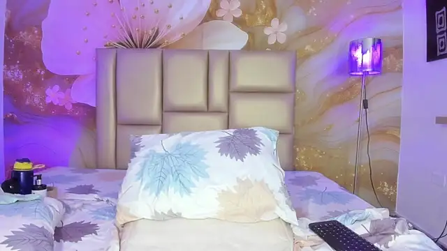 NahomiWalker_ webcam