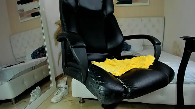 ISAAC_CRYSTON webcam