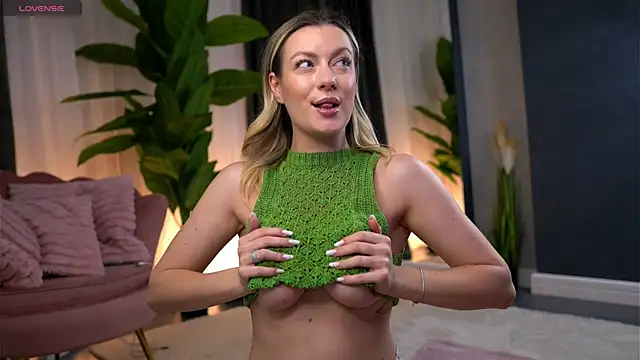 AnnastasiaMills webcam