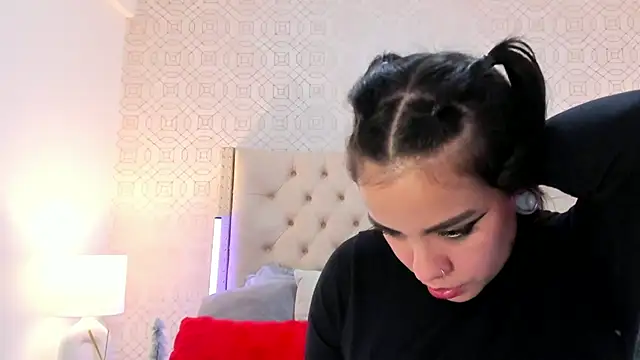 SuccubusDolly webcam