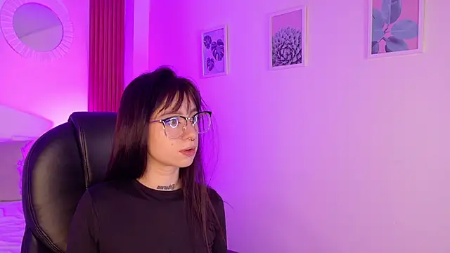 LaadyScarlett webcam