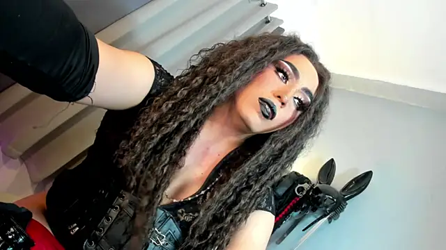 DominaAurumXXX webcam