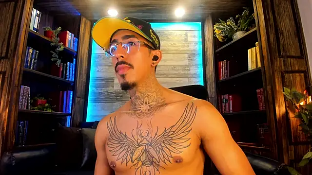 Donovan_Desmond webcam