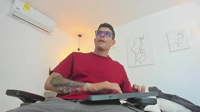 damian_bull webcam