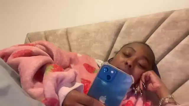 ChocolateCakeQueen webcam