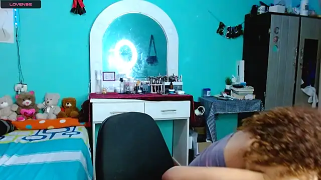 sensitive_brunette webcam