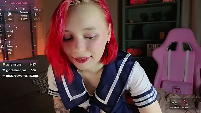 NaomiYoru webcam