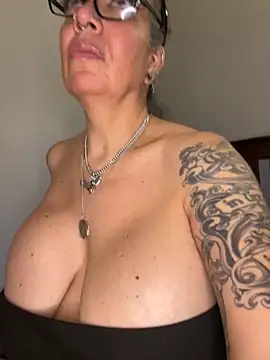 dieseldame1313 webcam