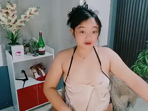 UrFavouriteCravings webcam