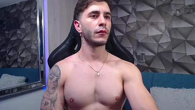 Latino_stud4u webcam