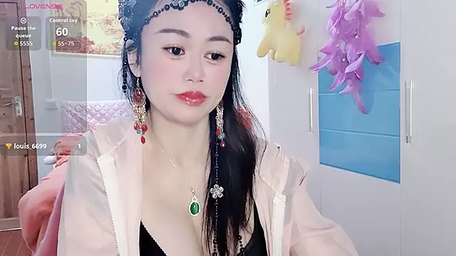 xiaojuan61 - Xiaojuan61's free webcam - UK Sex Cams