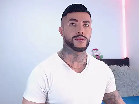 andrea_de_lucaa webcam