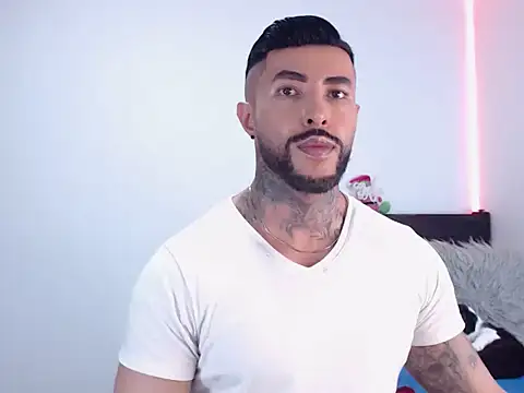 andrea_de_lucaa webcam