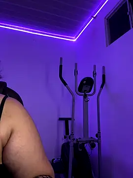 nicky-222 (F teen) - dildo on pussy until squirt