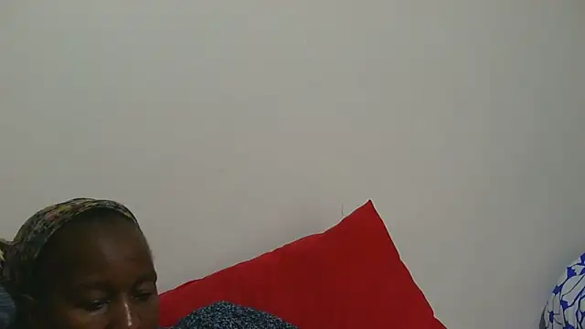 sluttylaura21 webcam