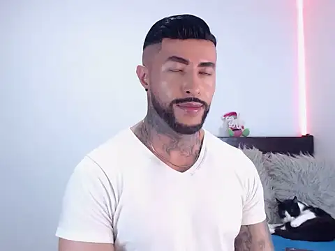 andrea_de_lucaa webcam