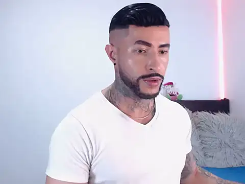 andrea_de_lucaa webcam