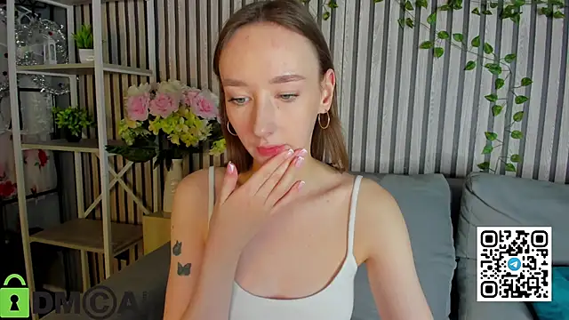 Miche1le_Allenne webcam