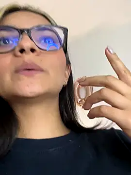 cat2525 (F young) - Ride my dildo