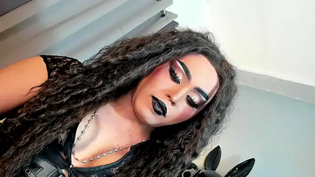 DominaAurumXXX webcam