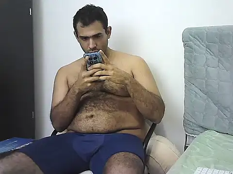 AlphaLatinoBear webcam