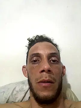 yisushotlarge webcam