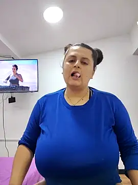 miss_balloonsmila (F young) - put fingers in the pussy