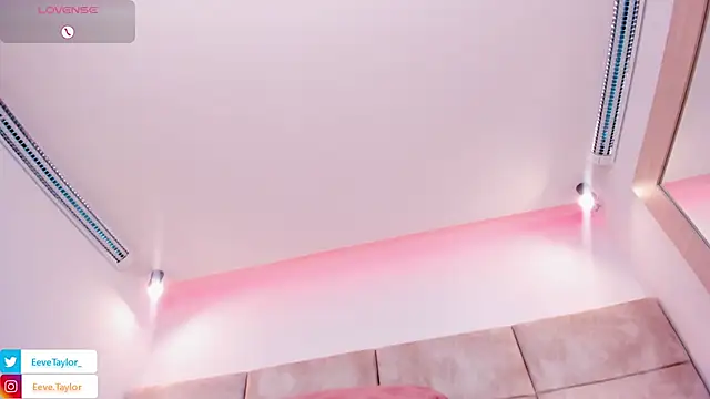 Eevee_Taylor webcam