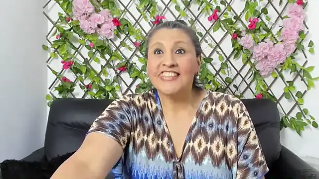 merlyna_goldens webcam