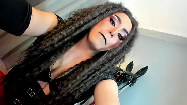 DominaAurumXXX webcam